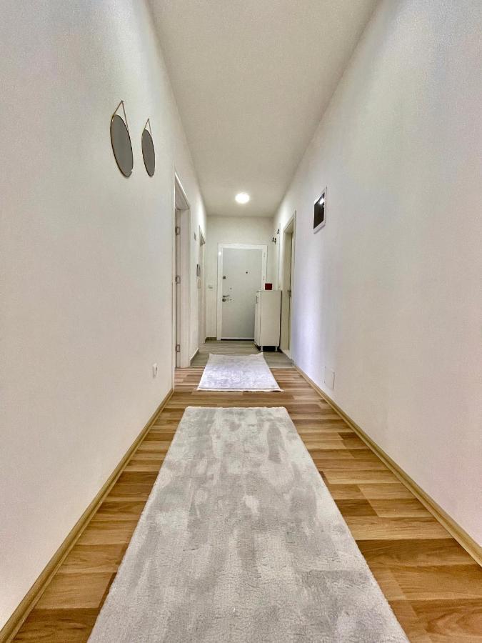 Entire Apartment - Near The Center พริสตีนา ภายนอก รูปภาพ
